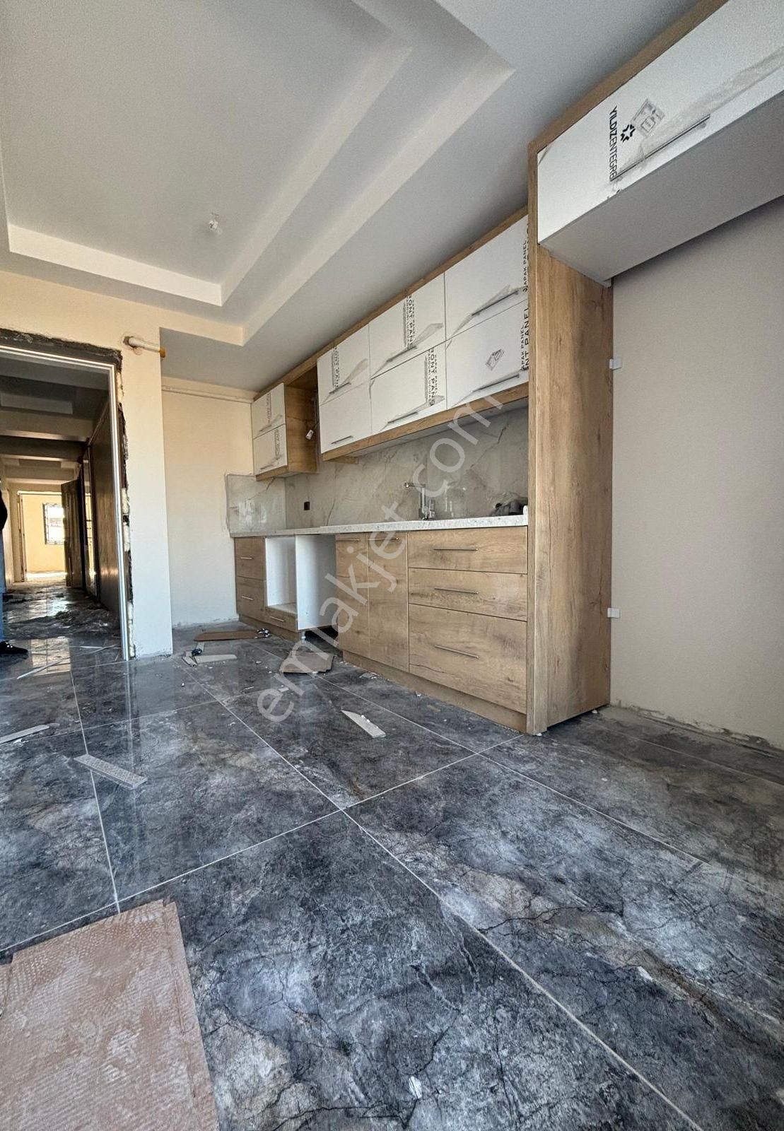 Turgutlu Selvilitepe Satılık Daire EYMEN EMLAKTAN SELVİLİTEPE MH SATILIK 3+1 ARAKAT SIFIR DAİRE 🏡 