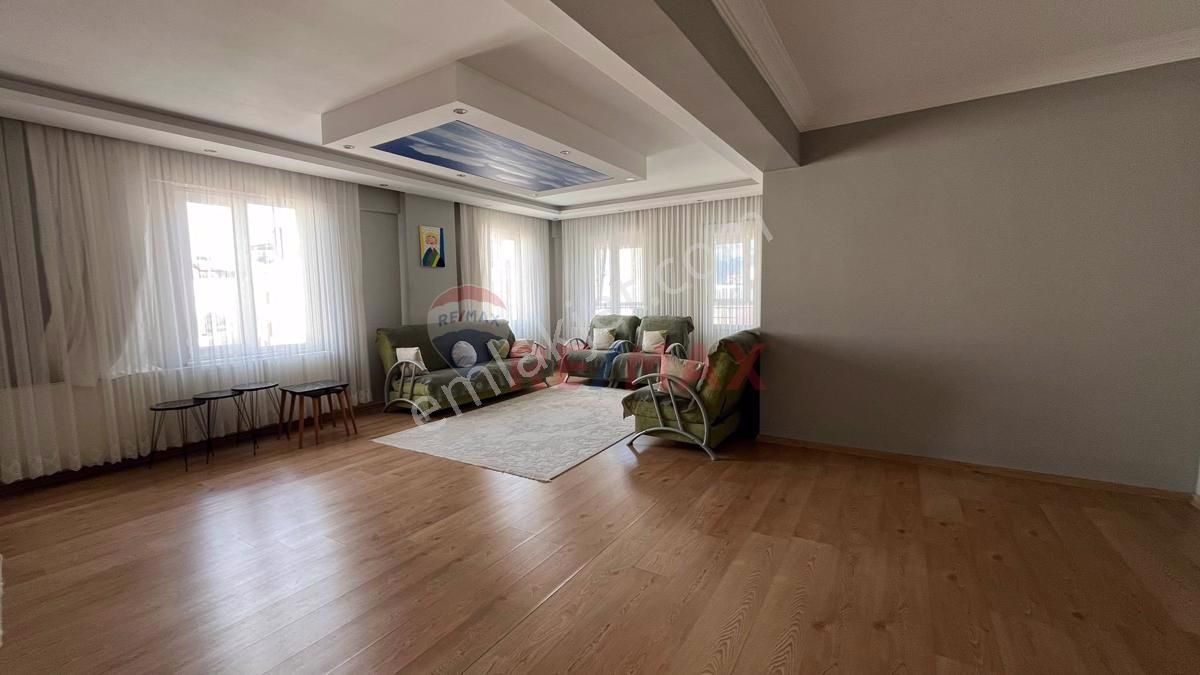 Burhaniye Mahkeme Satılık Daire REMAX İNCİ'DEN BURHANİYE MAHKEME MAHALLESİ SATILIK 3+1 DAİRE