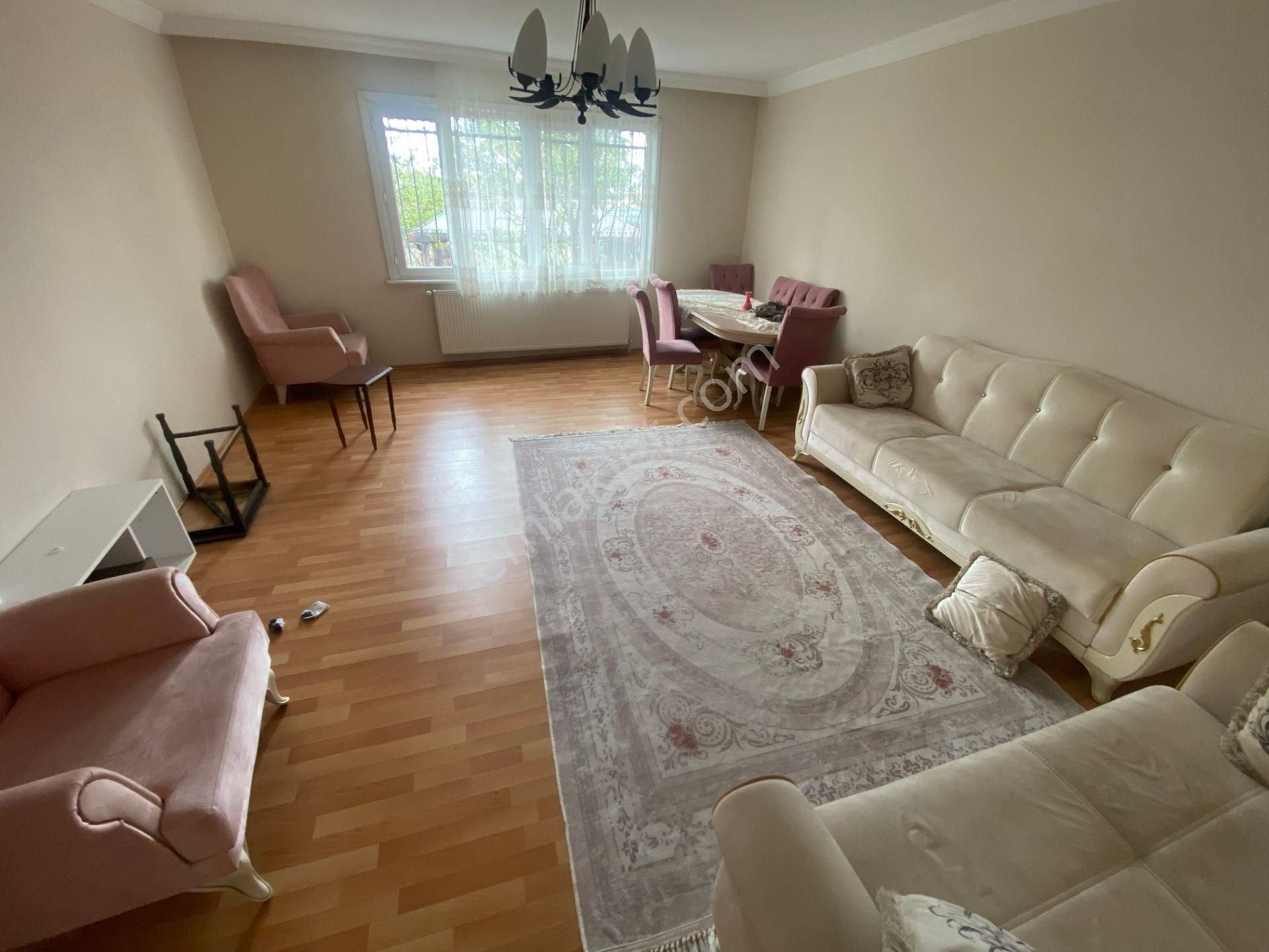 Ataşehir Ferhatpaşa Kiralık Daire Ferhatpaşa'da Temmuz'a Kadar Kiralık Bahçeli, Eşyalı Müstakil3+1