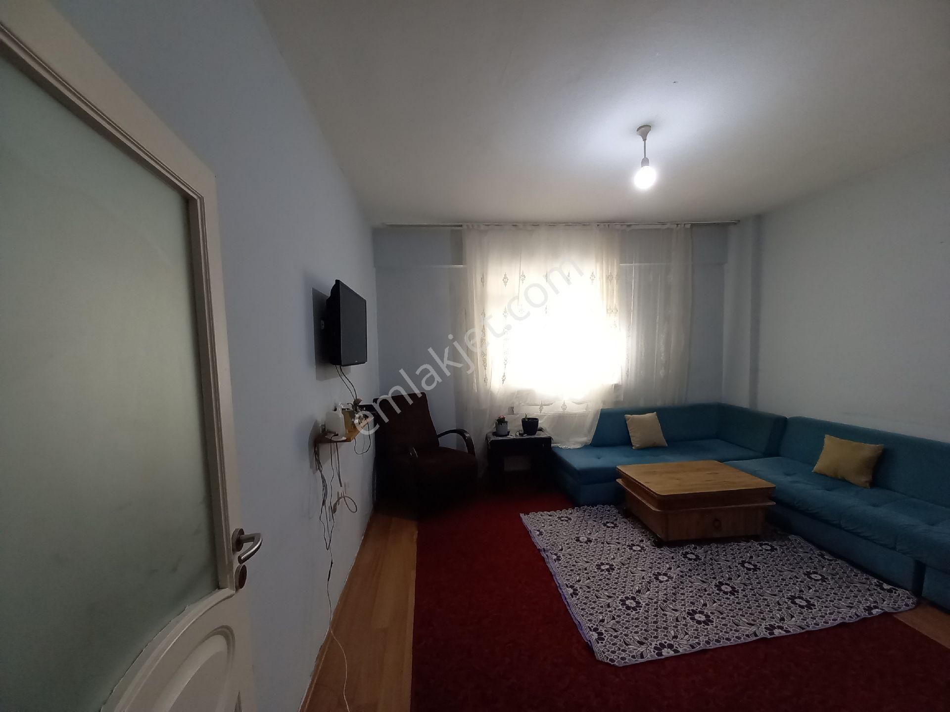 Bahçelievler Yenibosna Çobançeşme Mah Satılık Bahçe Katı Daire 2+1 - Görsel 2