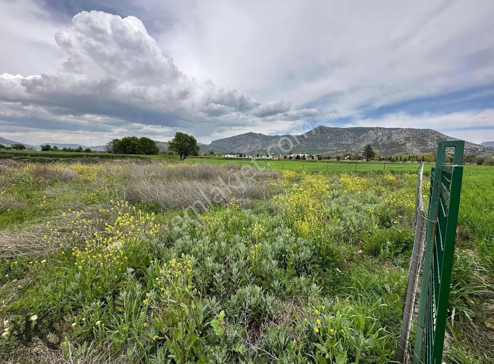Burdur Bucak Susuz'da Etrafı Telle Çevrili 680m2 Tek Tapu - Görsel 4