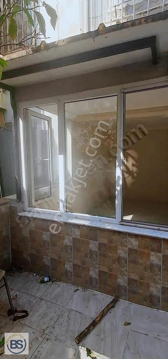 Konak Piri Reis Satılık Daire ASKERİ HASTANE VE METRO YAKINI DÜZ GİRİŞ 2+1 DAİRE