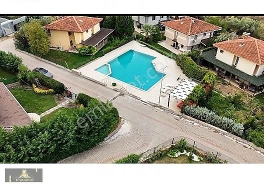 Kemalpaşa Soğukpınar Satılık Villa Kemalpaşa Villa Bölgesinde Geniş 680m2müstakil 4+1 Dublex Villa.