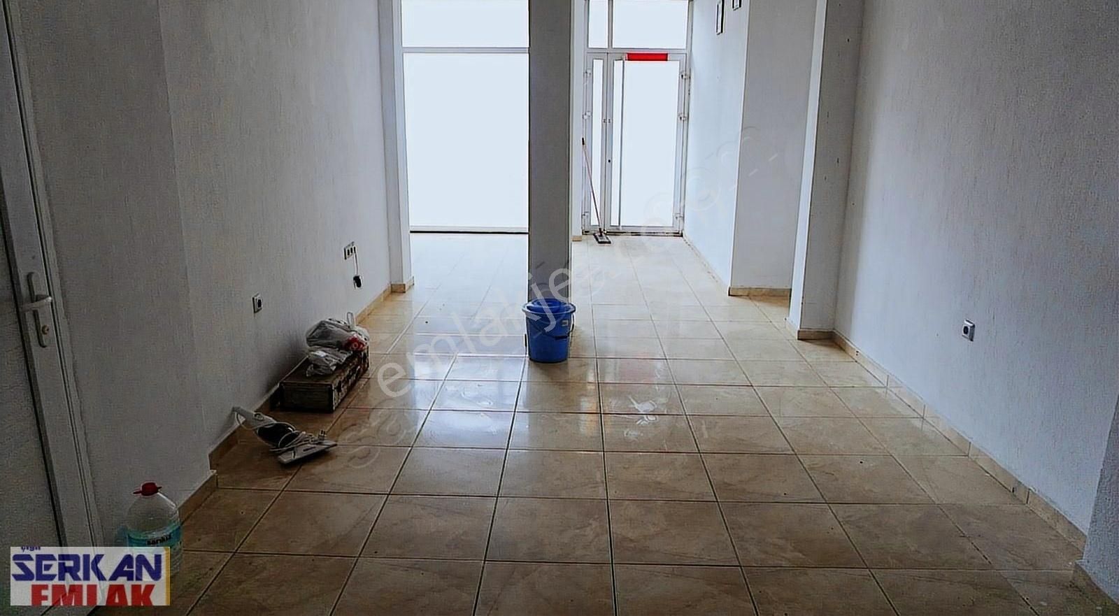 Çiğli Küçük Çiğli Kiralık Dükkan & Mağaza Küçükçiğli Çiğli Merkeze Yakın Kiralık Dükkan 50 M2 Mutfak+wcli