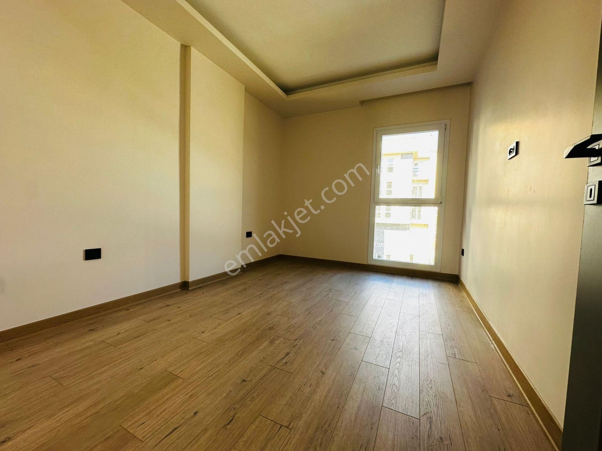 Kuşadasında Satılık-7/24 Güvenlik-havuz-kapalı Otopark-yerden Isıtma-3+1-135 M2-ultra Lüx-akıllı Ev - Görsel 32