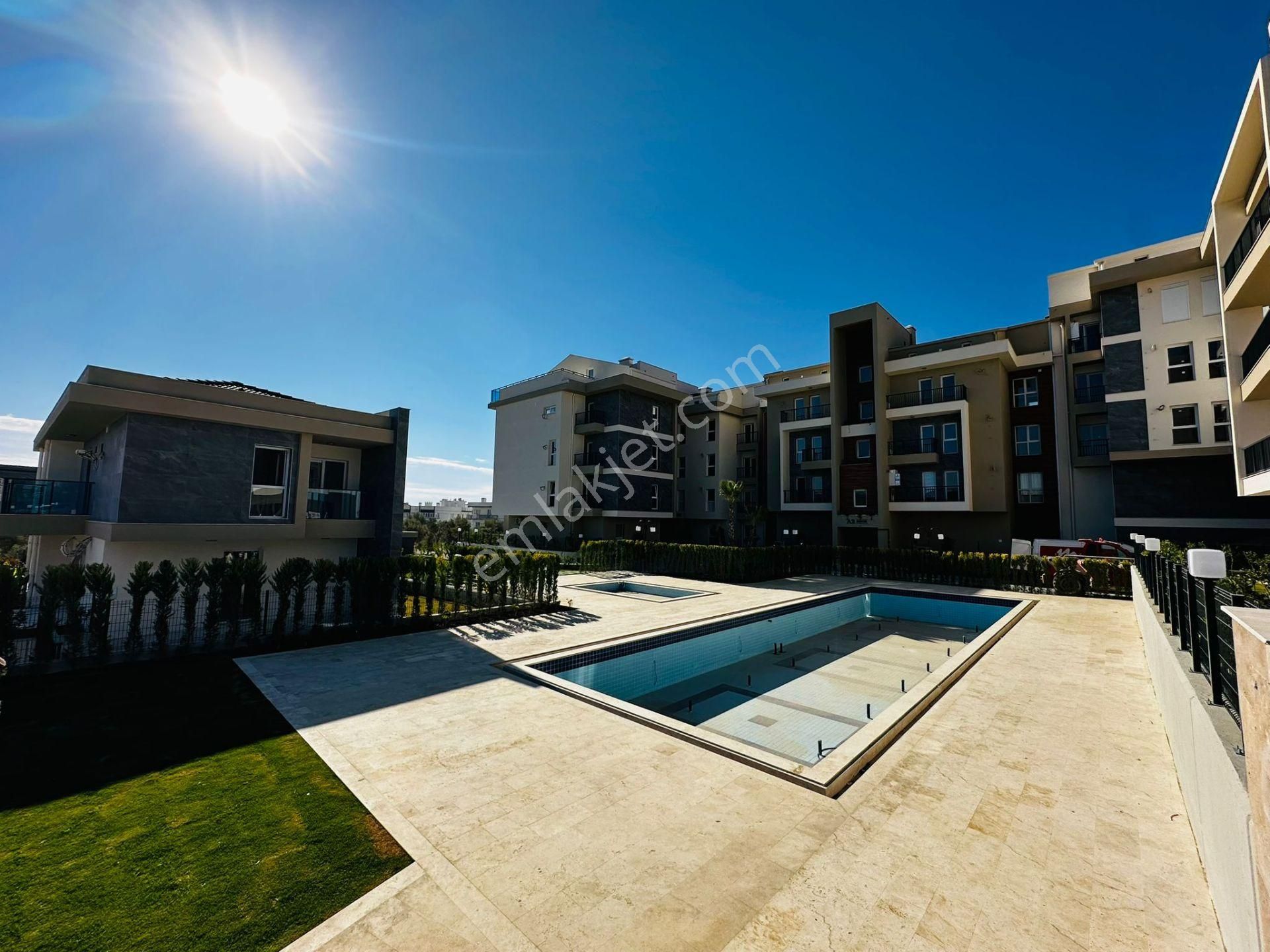 Kuşadasında Satılık-7/24 Güvenlik-havuz-otopark-yerden Isıtma-80 M2 Özel Bahçe-ultra Lüx-akıllı Ev - Görsel 7