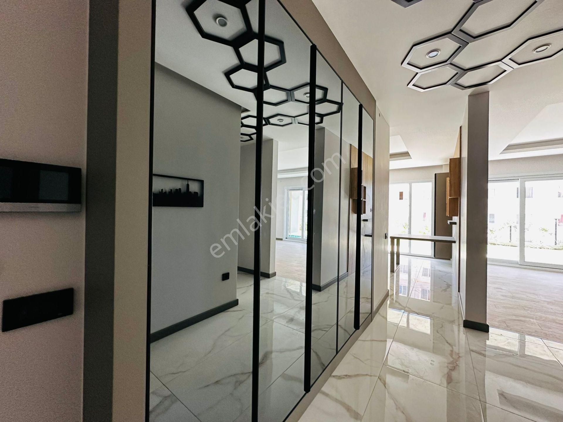 Kuşadasında Satılık-7/24 Güvenlik-havuz-otopark-yerden Isıtma-80 M2 Özel Bahçe-ultra Lüx-akıllı Ev - Görsel 32