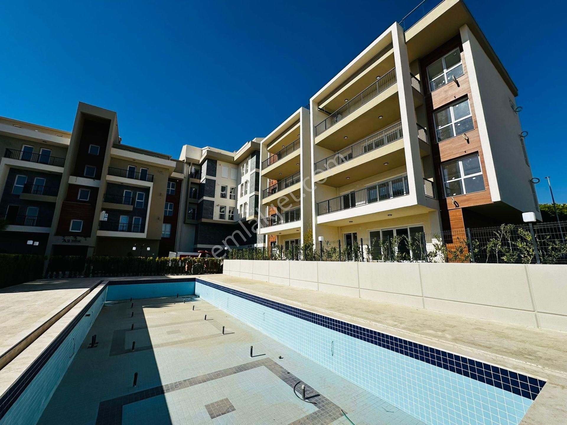 Kuşadasında Satılık-7/24 Güvenlik-havuz-otopark-yerden Isıtma-80 M2 Özel Bahçe-ultra Lüx-akıllı Ev - Görsel 2