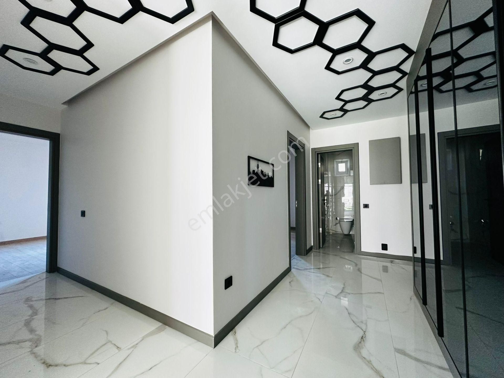 Kuşadasında Satılık-7/24 Güvenlik-havuz-otopark-yerden Isıtma-80 M2 Özel Bahçe-ultra Lüx-akıllı Ev - Görsel 24