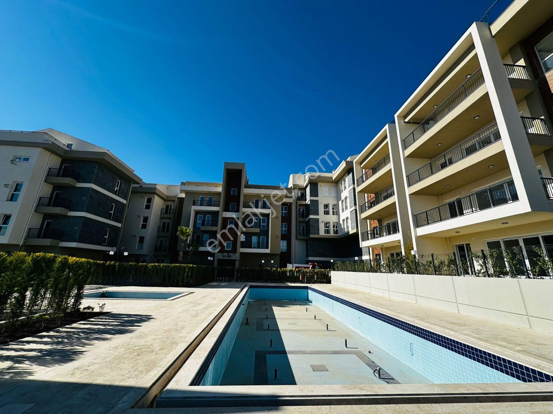 Kuşadasında Satılık-7/24 Güvenlik-havuz-otopark-yerden Isıtma-80 M2 Özel Bahçe-ultra Lüx-akıllı Ev - Görsel 4