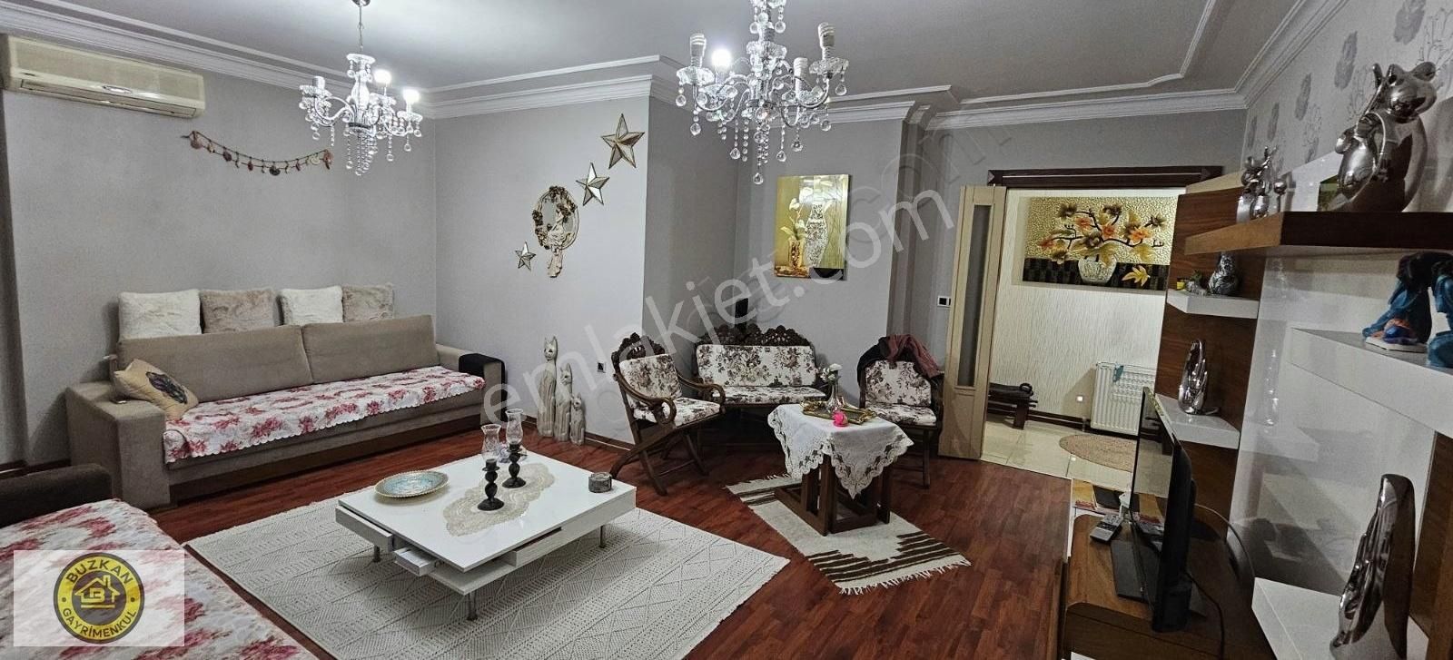 Karşıyaka Bahçelievler Satılık Daire BAHÇELİEVLERDE 125 M2 SATILIK LÜKS DAİRE