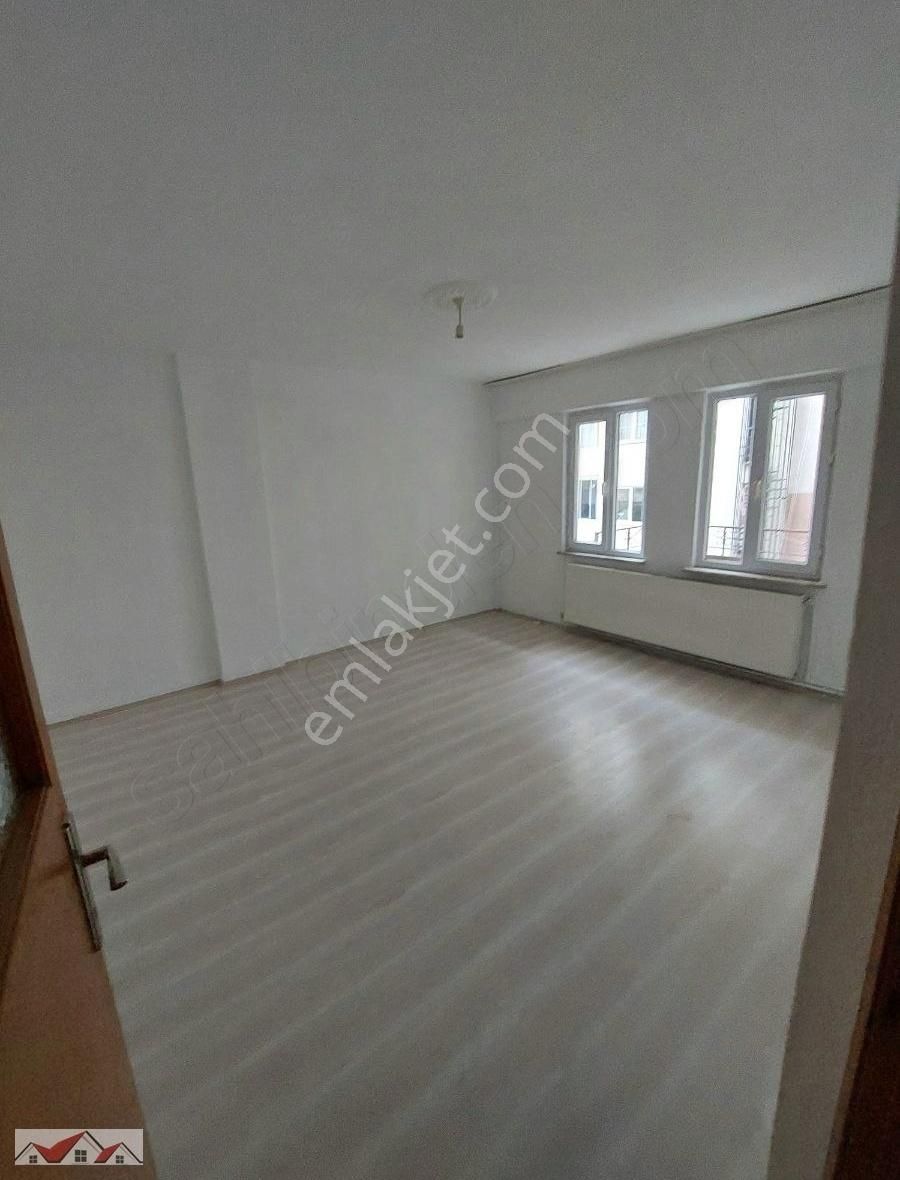 Bilecik Merkez İstiklal Kiralık Daire SEÇKİN'DEN BİLECİK ÇARŞI İÇİNDE BOYALI 3+1 ARA KAT KİRALIK DAİRE