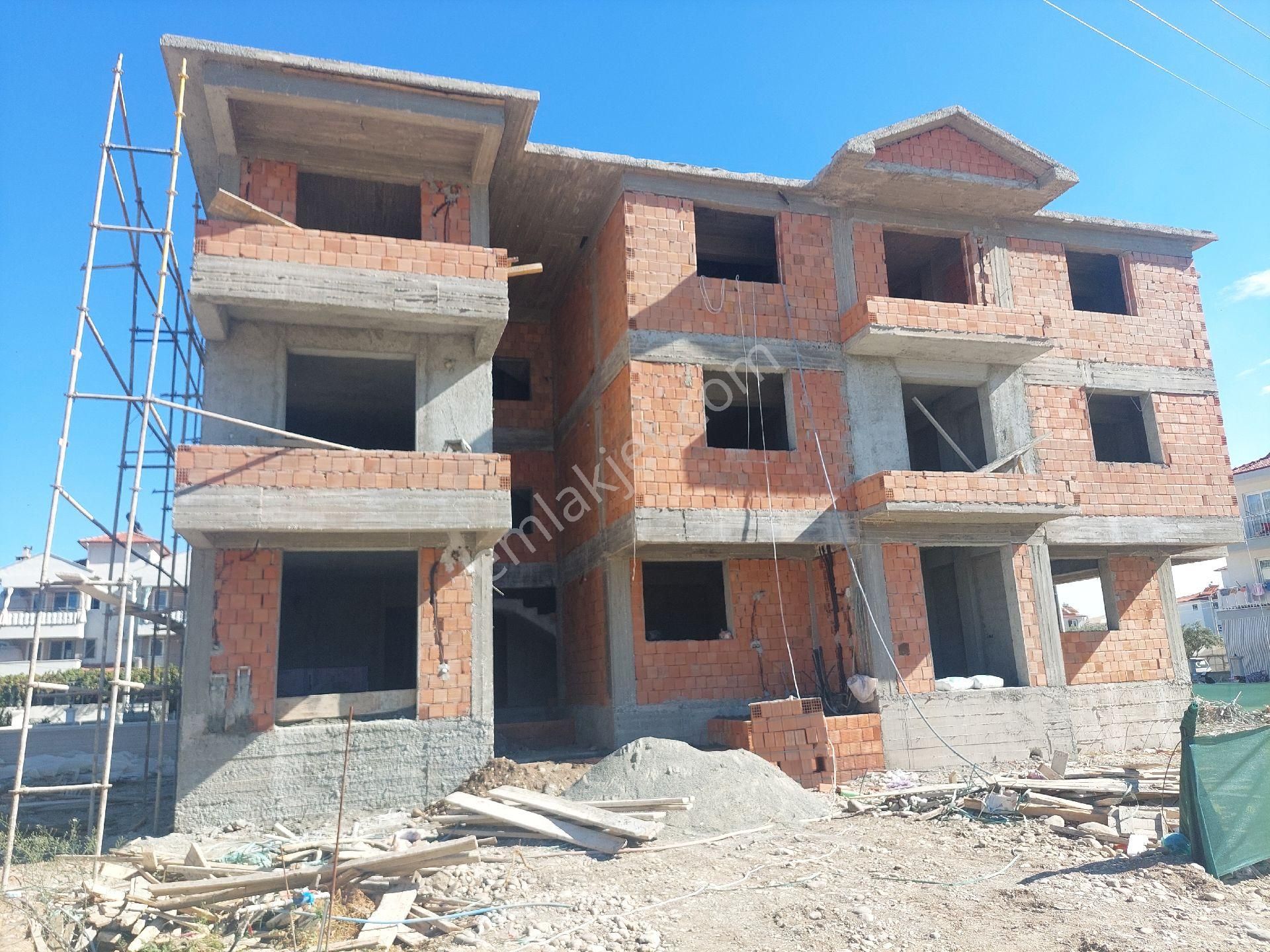 Ortaca Karaburun Satılık Daire ORTACA KARABURUNDA ETRAFI FERAH AÇIK YOL VE PARK 2+1 SATLIK DAİRE 