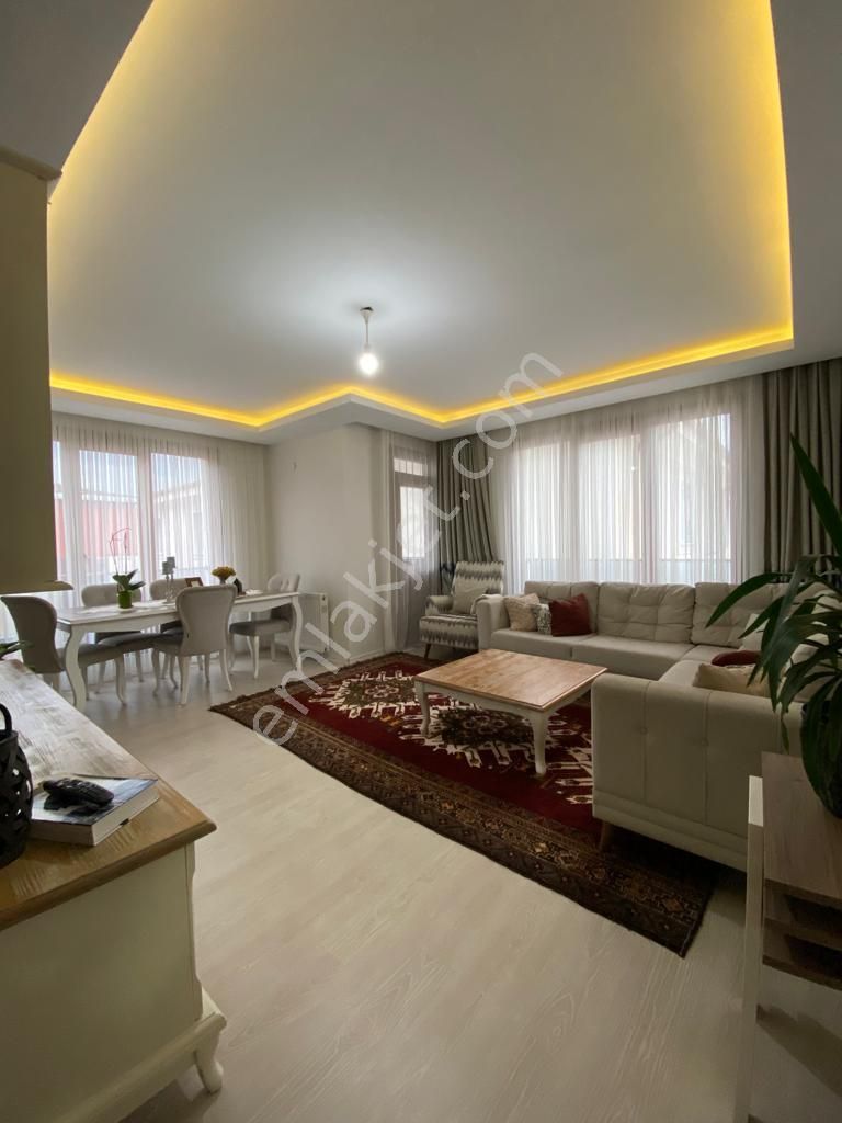 Beylikdüzü Barış Satılık Daire   CUMHURİYETTE SATILIK 2+1 LÜKS DAİRE