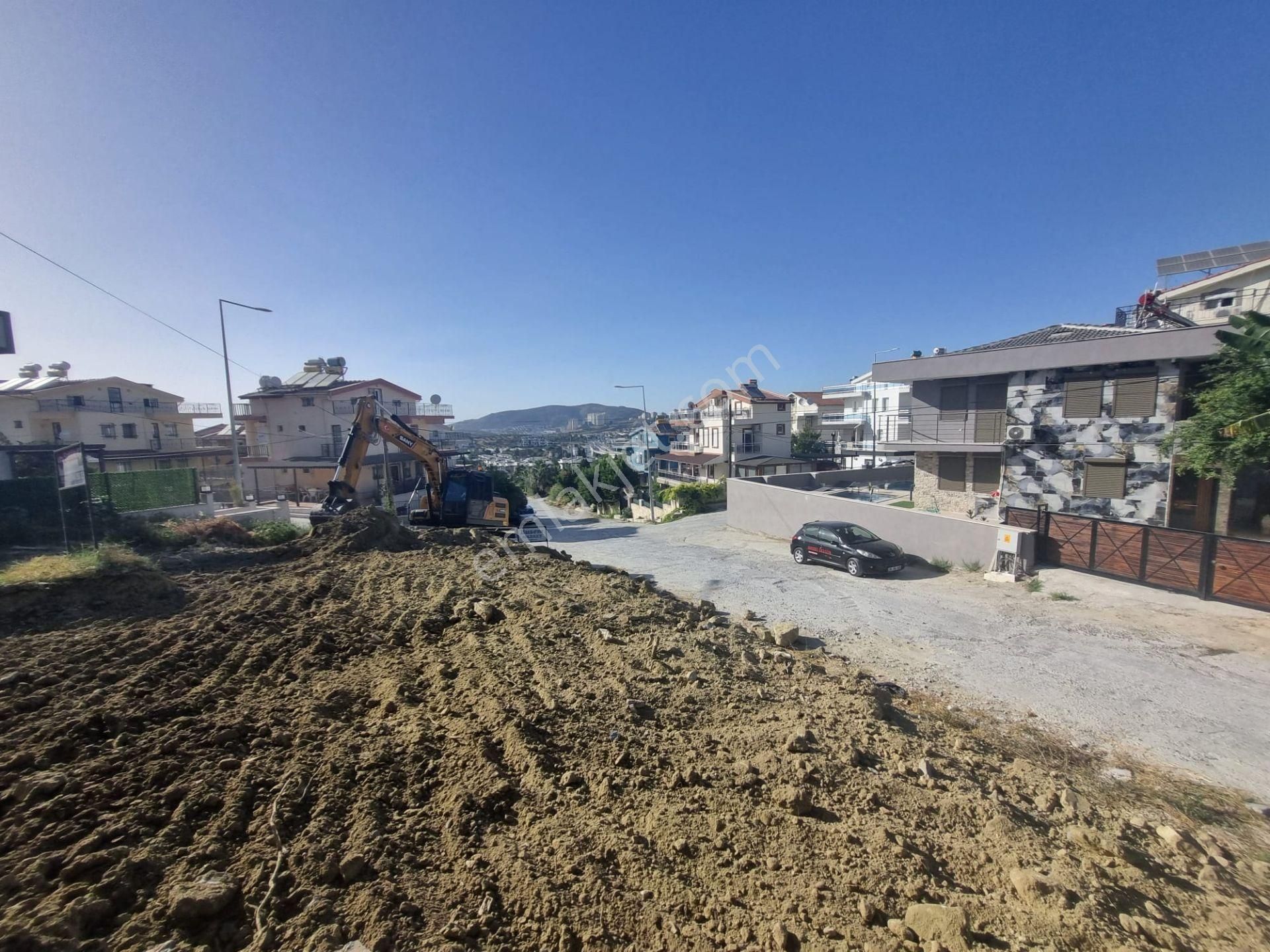 Karabağlar Bozyaka Satılık Villa İmarlı Karaova Efes Evlerinde Villa İmarlı Köşe Arsa