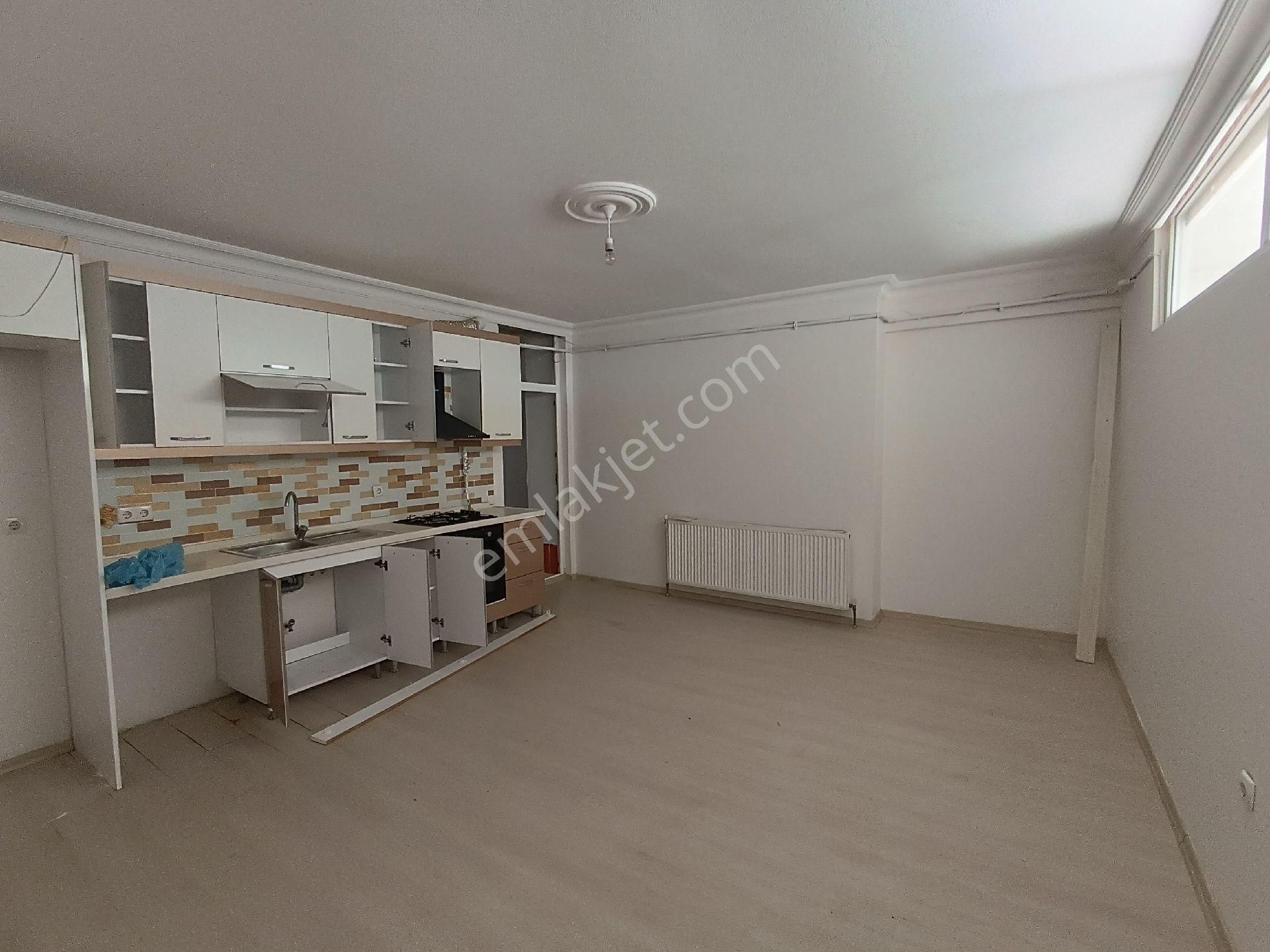 Beylikdüzü Gürpınar Kiralık Daire Beylikdüzü Gürpınar ana cadde üzeri geniş daire