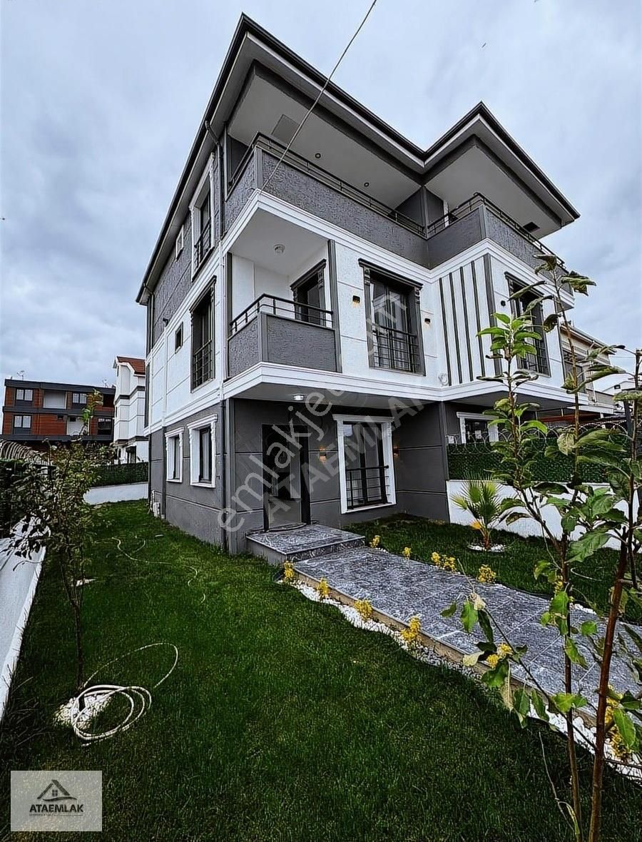 Marmaraereğlisi Yeniçiftlik Satılık Villa ATA GAYRİMENKUL'den İSKANLI 4+1 GENİŞ KULLANIM ALANLI VİLLA