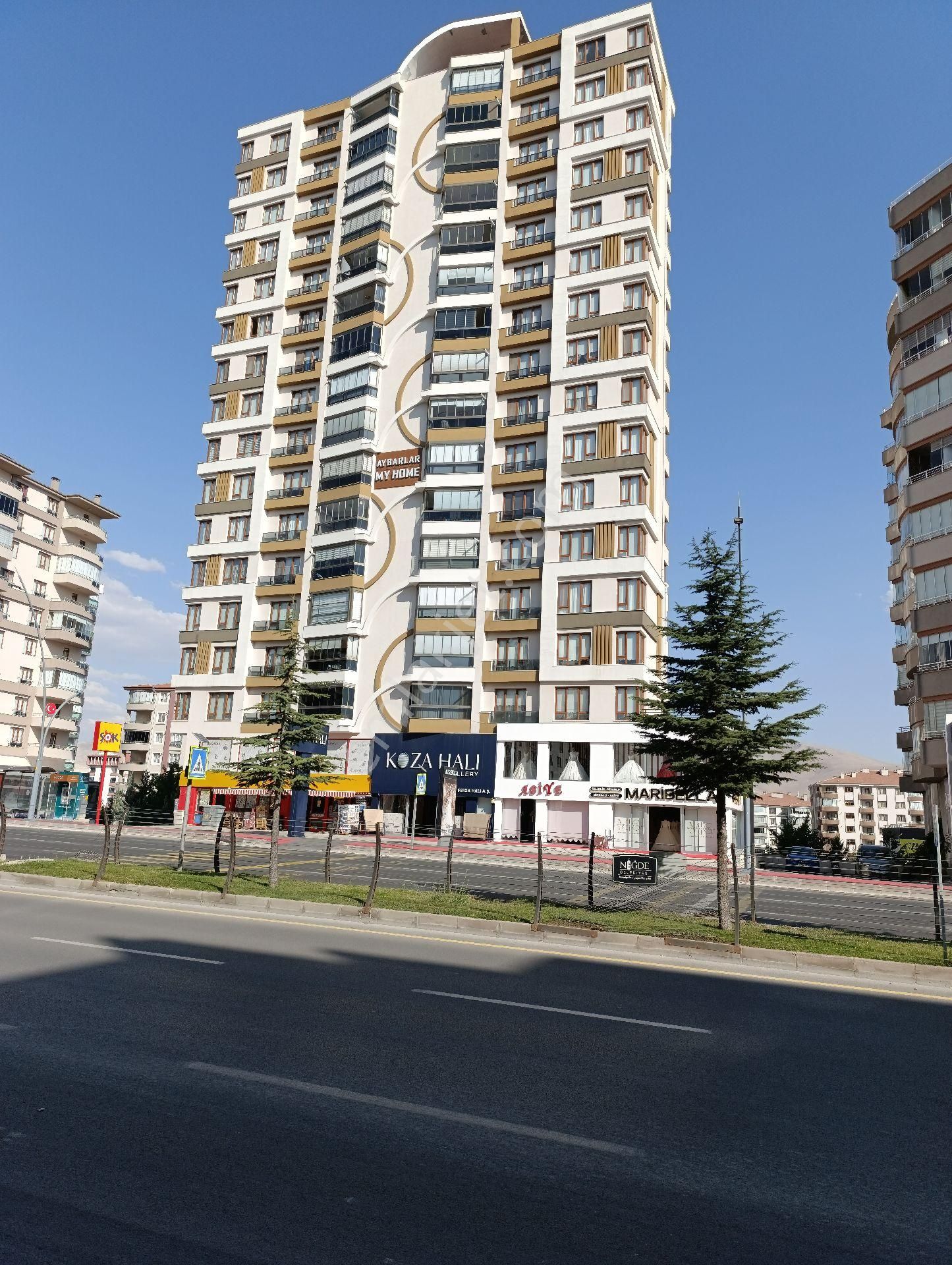 Niğde Merkez Aşağı Kayabaşı Satılık Daire SAHİBİNDEN BORYOLU ANA YOLA CEPHE 4,5+1 230m2 GENİŞ DAİRE 