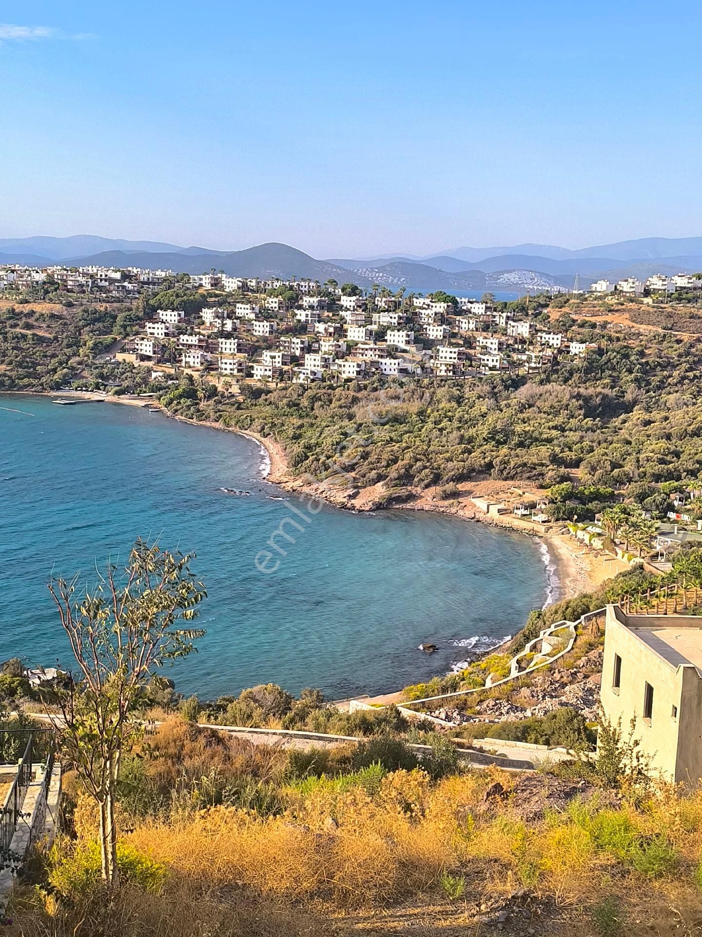 Milas Boğaziçi Satılık Konut İmarlı Gülistan Sitesinde Denize Yakın Villa Arsası