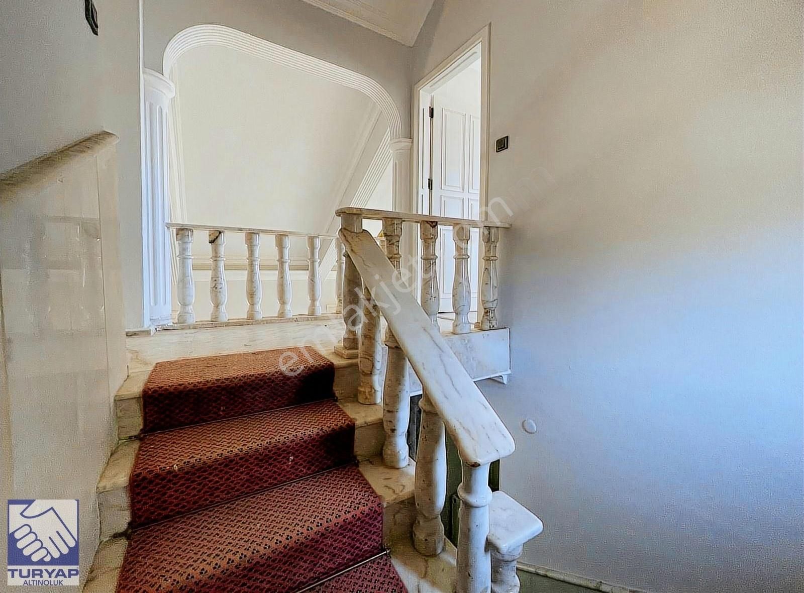 Turyap Altınoluk'tan Özel Mimarili 5+1 Müstakil Villa - Görsel 16