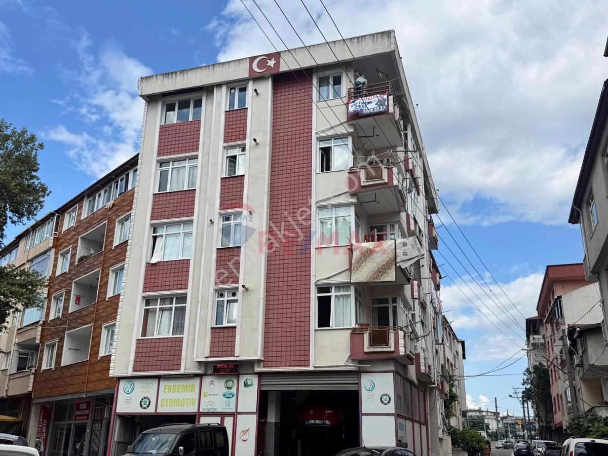 Darıca Abdi İpekçi Satılık Daire ACİL SATILIK MARMARAYA YAKIN 2+1 90 M2 DAİRE