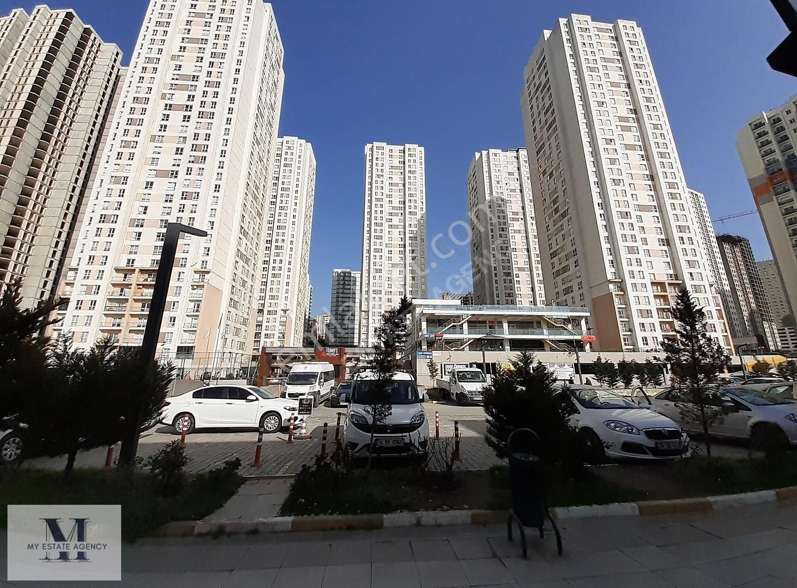 Esenyurt Akevler Satılık Daire Özyurtlar Ntowers Sitesinde 1+1 Satılık Daire