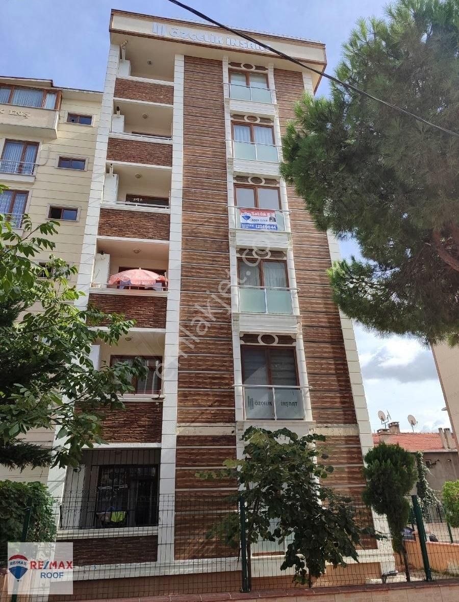 Kartal Yalı Satılık Daire Remax Roof dan Kartal yalı mah de her katta tek özellikli 2+1