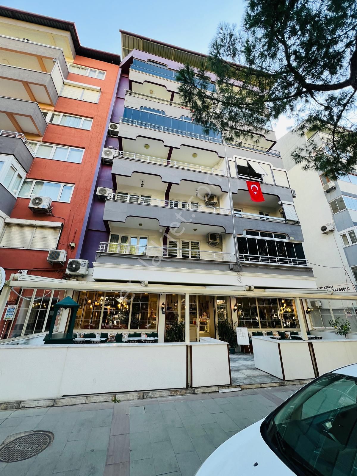 Nazilli Yeni Satılık Daire  NAZİLLİ🏡EMLAKTAN-SATILIK ORDU CADDESİNDE TAM MERKEZDE 3+1 ARAKAT DAİRE