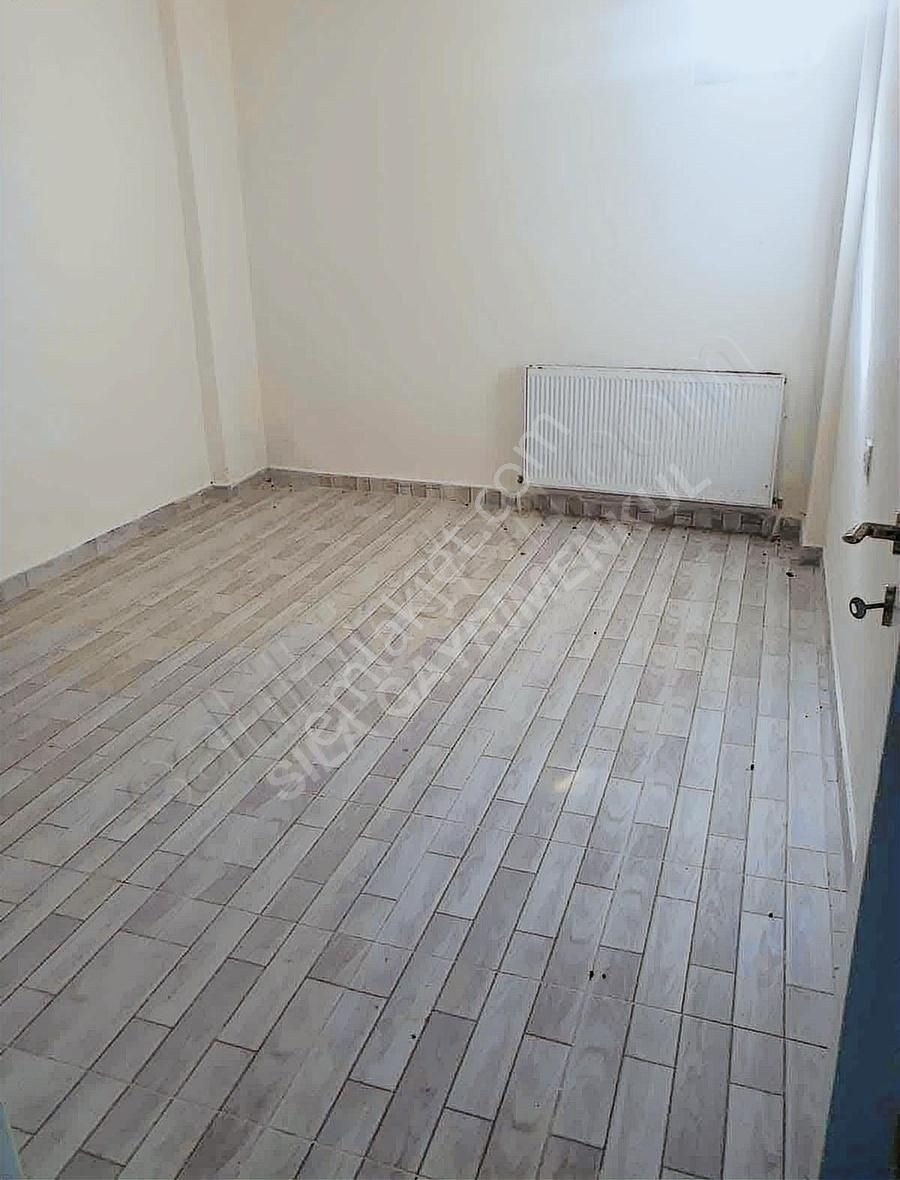 Arnavutköy Taşoluk Satılık Daire ARNAVUTKÖY TAŞOLUK MAH. 2+1 70 M2 DÜZ GİRİŞ DAİRE