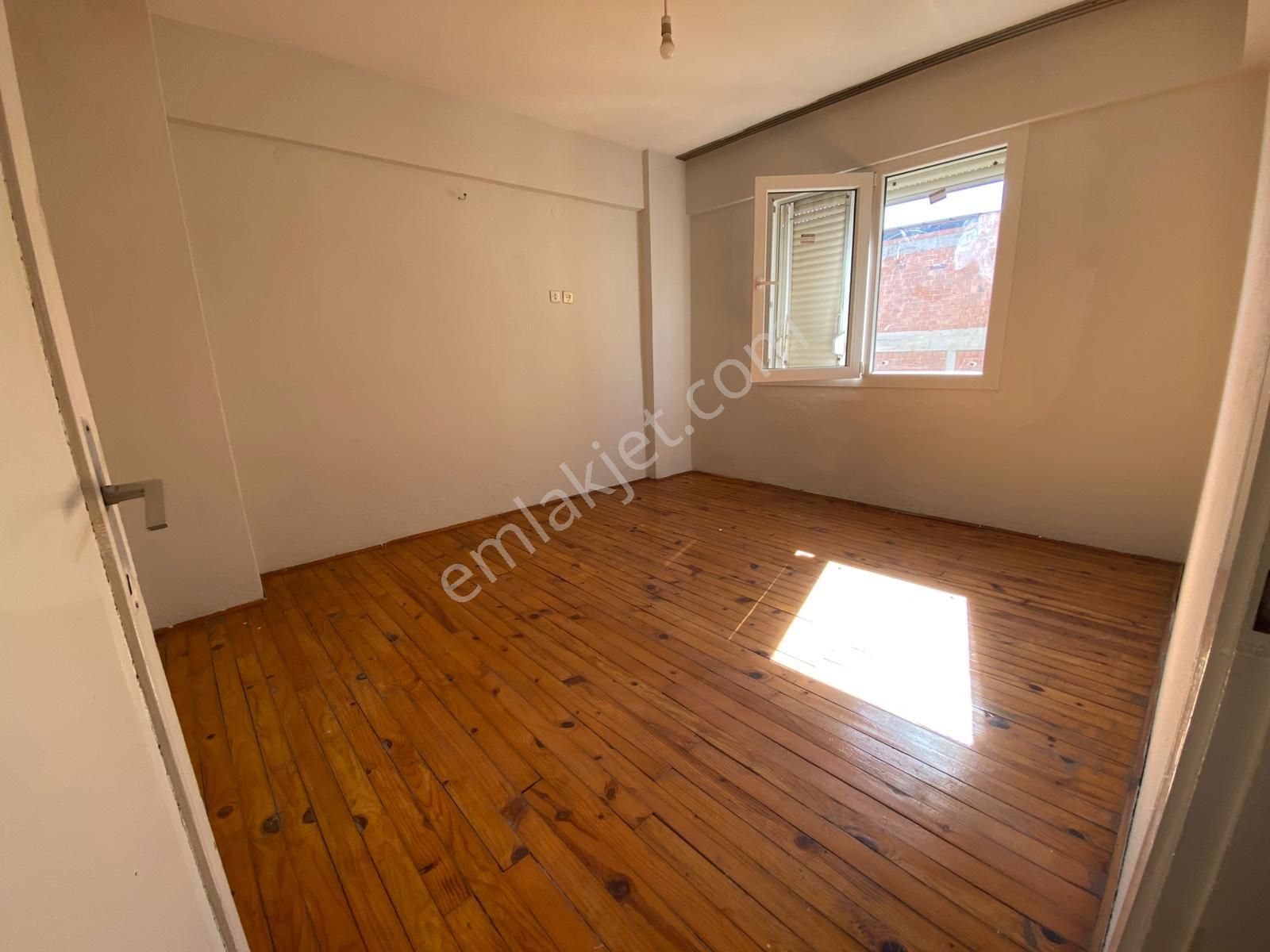 Aydın Nazilli Yöntem Emlaktan Aydoğdu Mahallesi Hürriyet Caddesi Üzerinde Kiralık 3+1 Daire - Görsel 8