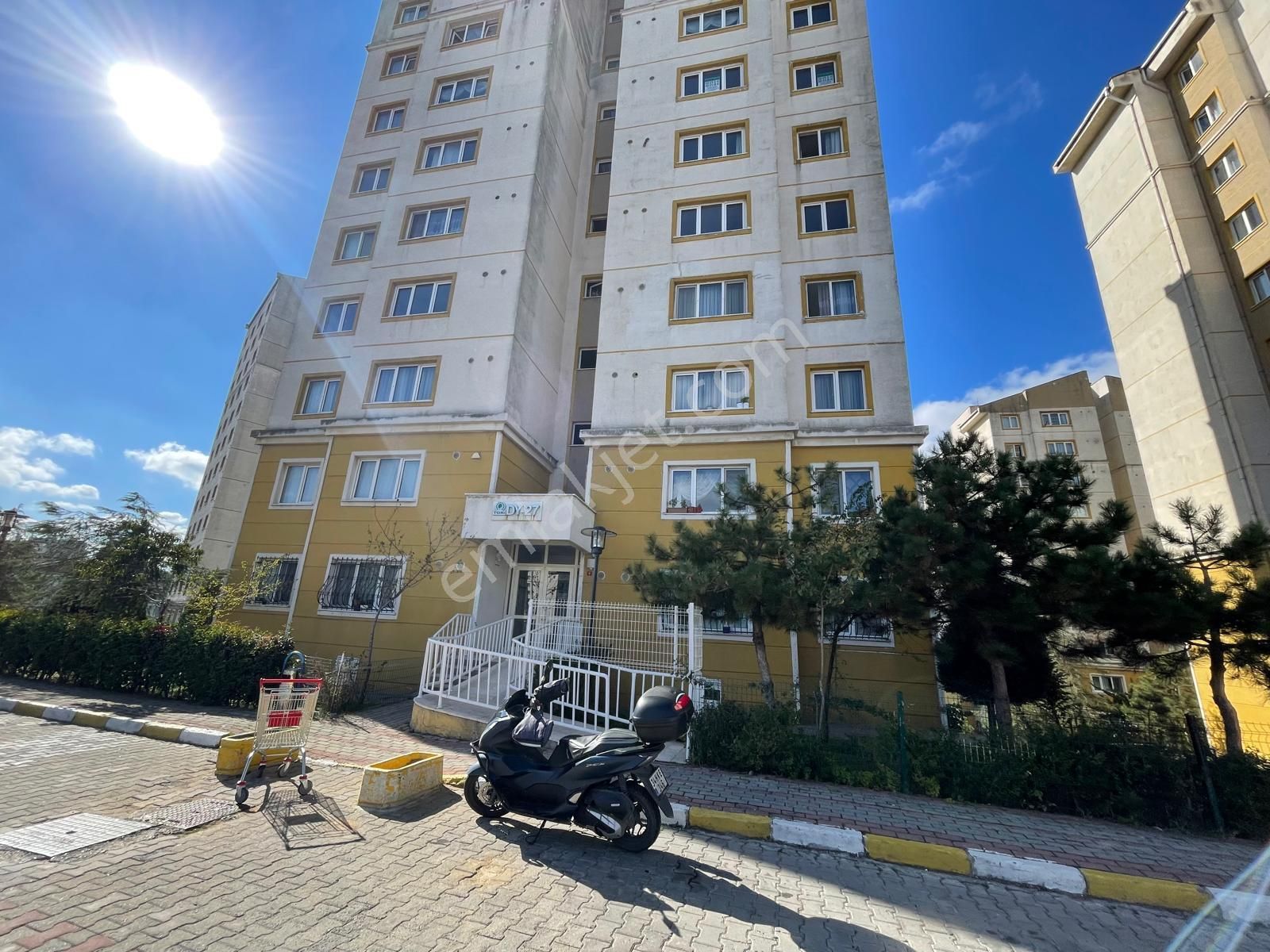 Başakşehir Kayabaşı Kiralık Daire  KAYAŞEHİR 12.BÖLGE KİRALIK 2+1-75 M.KARE AÇIKMUTFAK ARAKAT DAİRE