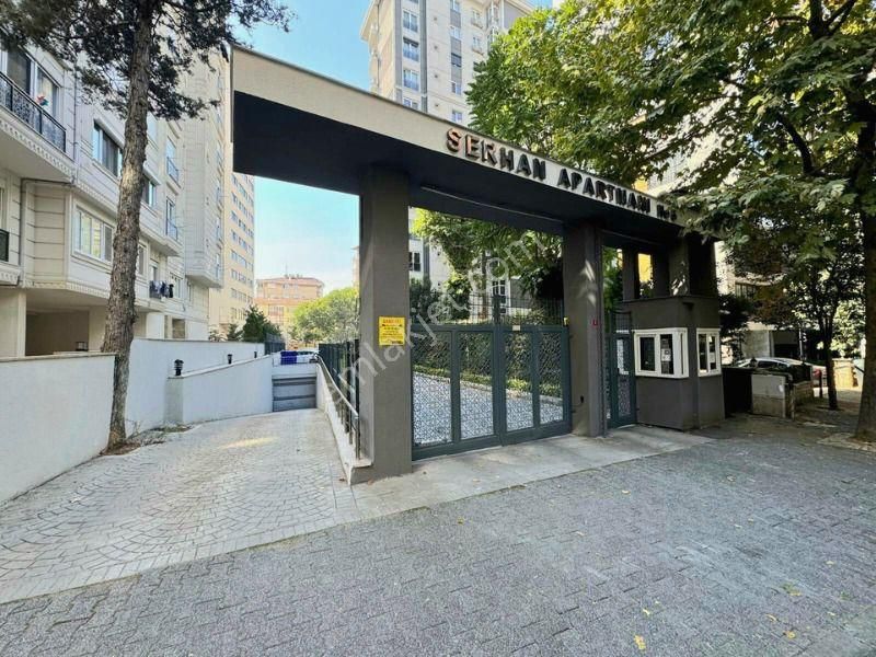 Kadıköy Kozyatağı Satılık Daire  MİNİBÜSE YAKIN 8 YILLIK, 3+1 NET 120m2 EBEVEYN BANY VE BALKONLU