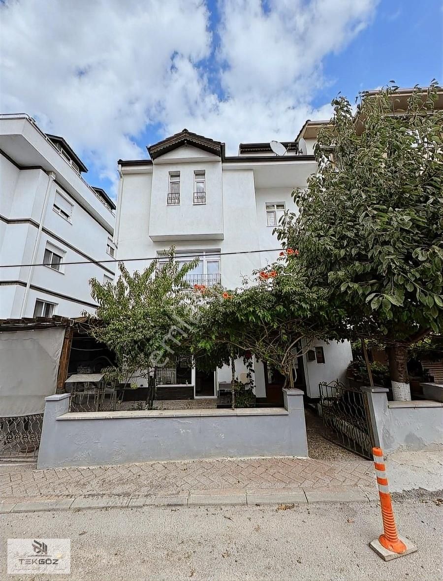 Odunpazarı Büyükdere Satılık Villa TEKGÖZ'DEN ŞEHRİN MERKEZİNDE SATILIK 6+2 MÜSTAKİL VİLLA