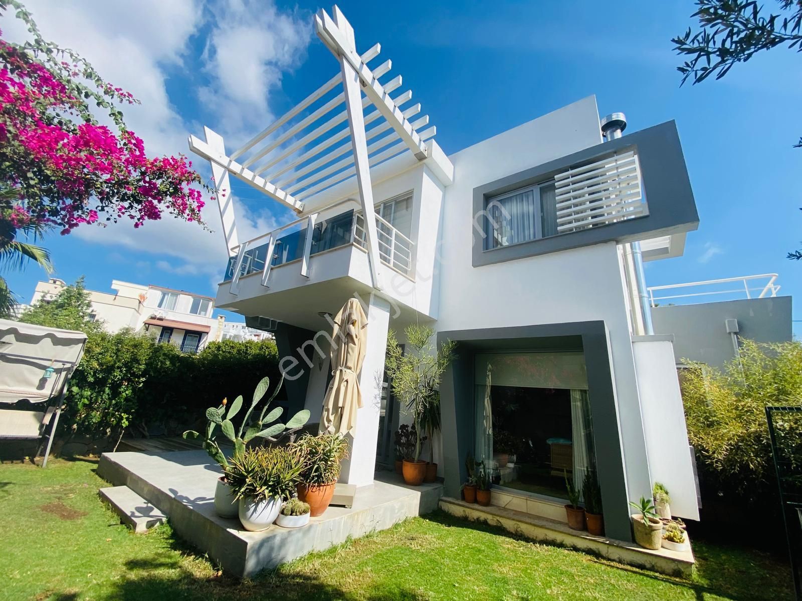 Bodrum Yahşi Satılık Villa  Bodrum Ortakent Yahşi 4+1 Tam Müstakil Satılık Villa