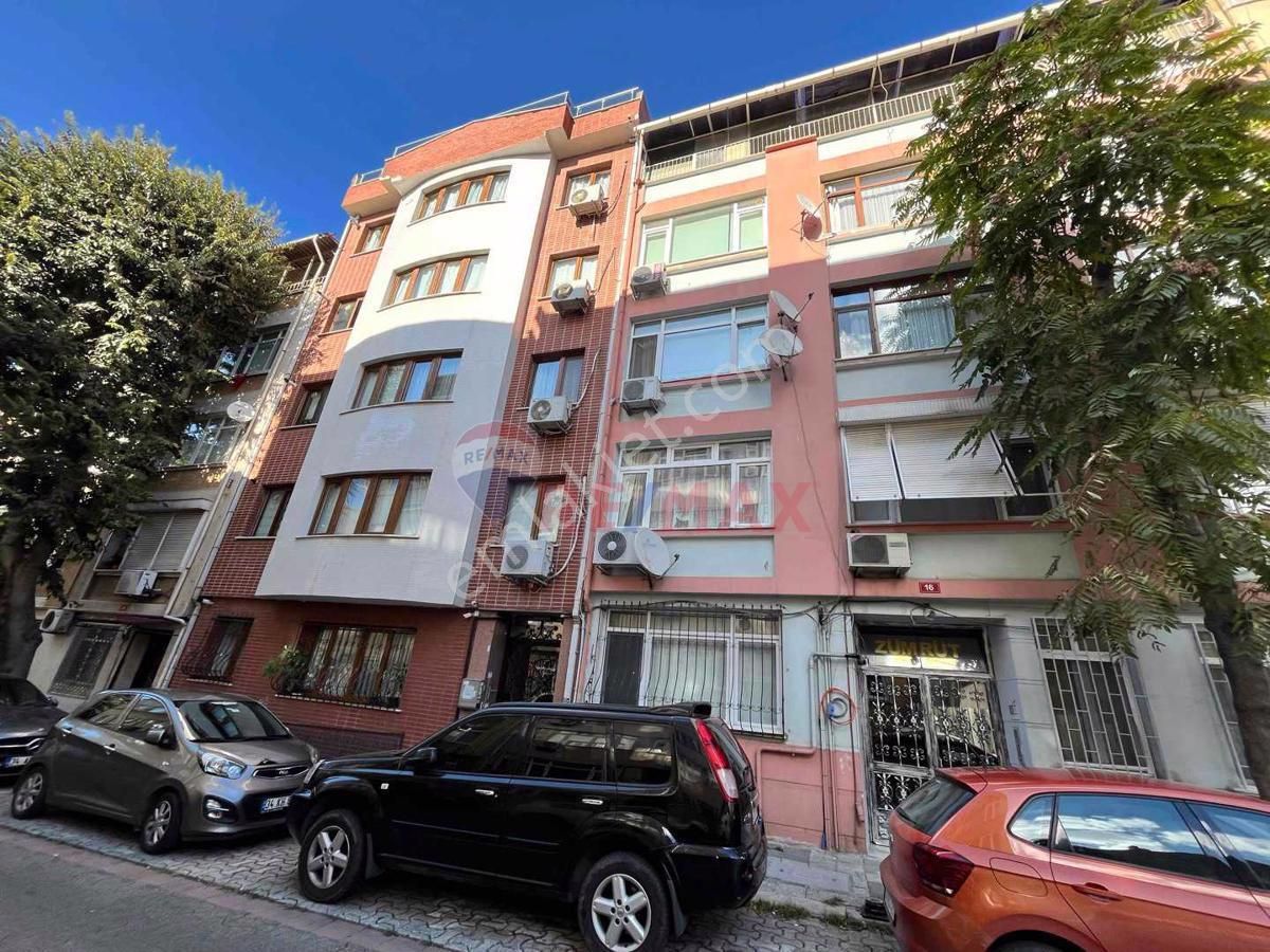 Kadıköy Acıbadem Kiralık Daire Metro marmaraya 1 dk bakımlı kombili daire