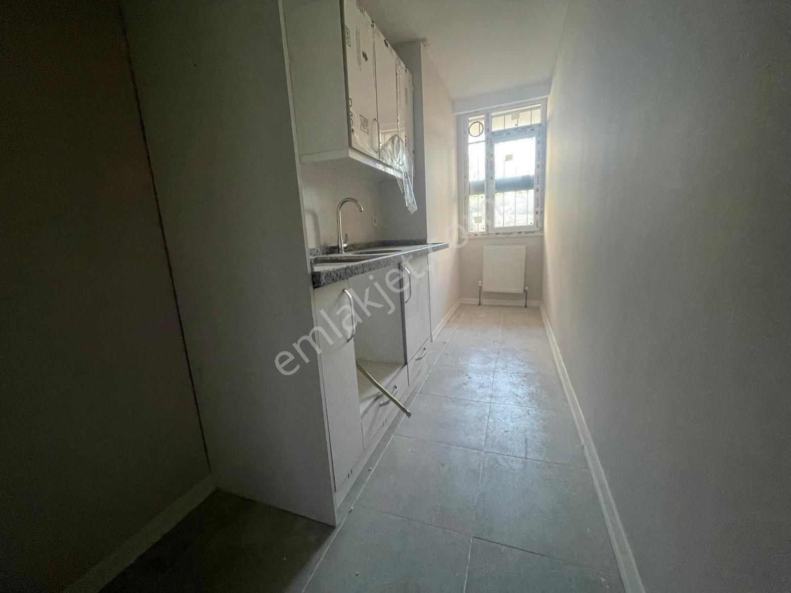 Maltepe Aydınevler Kiralık Daire  Aydınevler'de Ayrı Mutfak Geniş 1+1 Fırsat