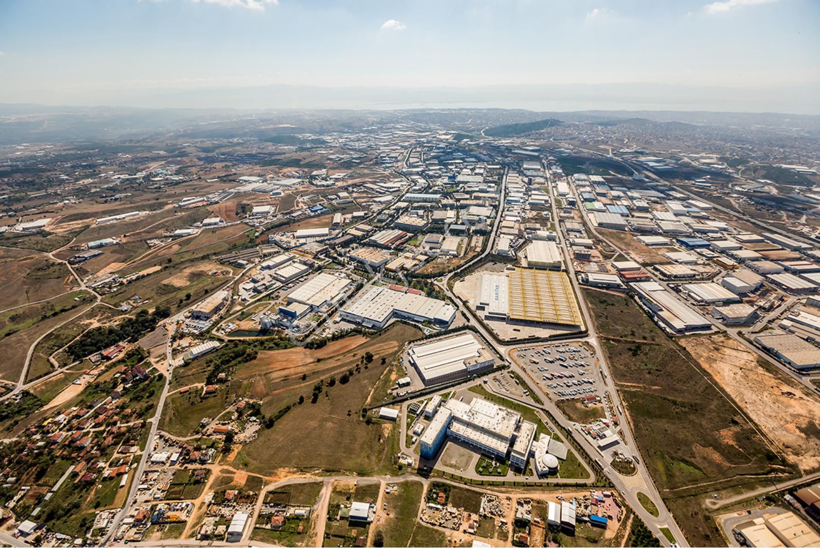 Çayırova Şekerpınar Satılık Sanayi İmarlı  ŞEKERPINAR DA 14.000 M2 DEPOLAMA İMARLI ARSA