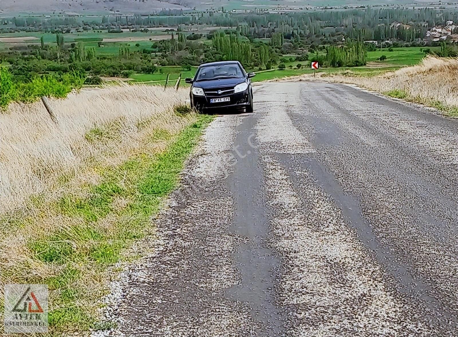 Sandıklı Karadirek Köyü (Hürriyet) Satılık Bağ & Bahçe AYTEK GAYRİMENKUL,DEN KARADİREKTE ASFAT CEPHELİ 7300 M2 BADEM