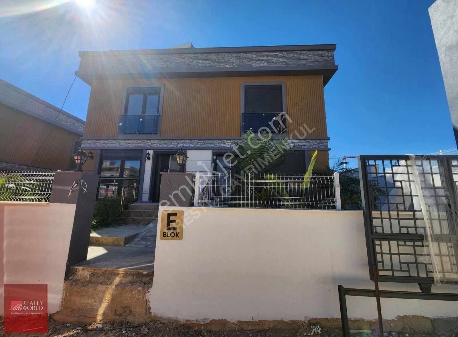 Aksu Altıntaş Satılık Villa PEMBE HANIM KONUTLARI SATILIK 3+1 LOFT VİLLA