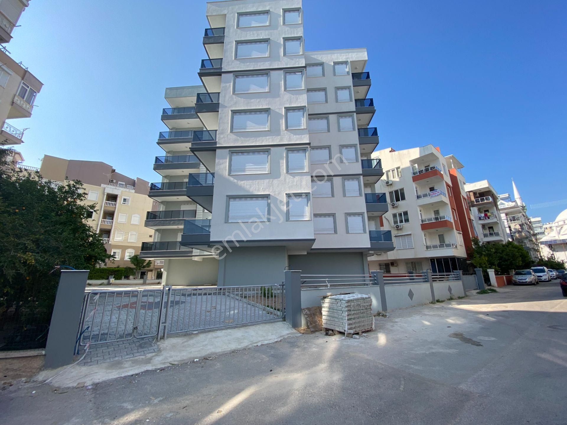 Konyaaltı Hurma Satılık Daire Konyaaltı Hurma Mahallesi Varlık Sitesi C Blok 3+1 Satılık Daire