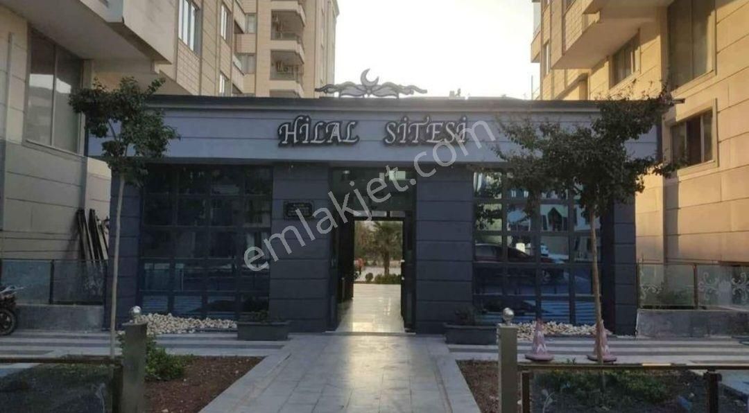 Haliliye Karsıyaka Satılık Daire SIRRIN KARŞIYAKA da 4+1 HİLAL SİTESİ ARAKAT FULL DAİRE 