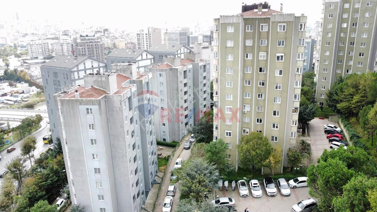 Kağıthane Hamidiye Satılık Daire Kağıthane'de Hamidiye Mahallesin'de Başak Konutları Sitesin'de Satılık 2+1 Daire