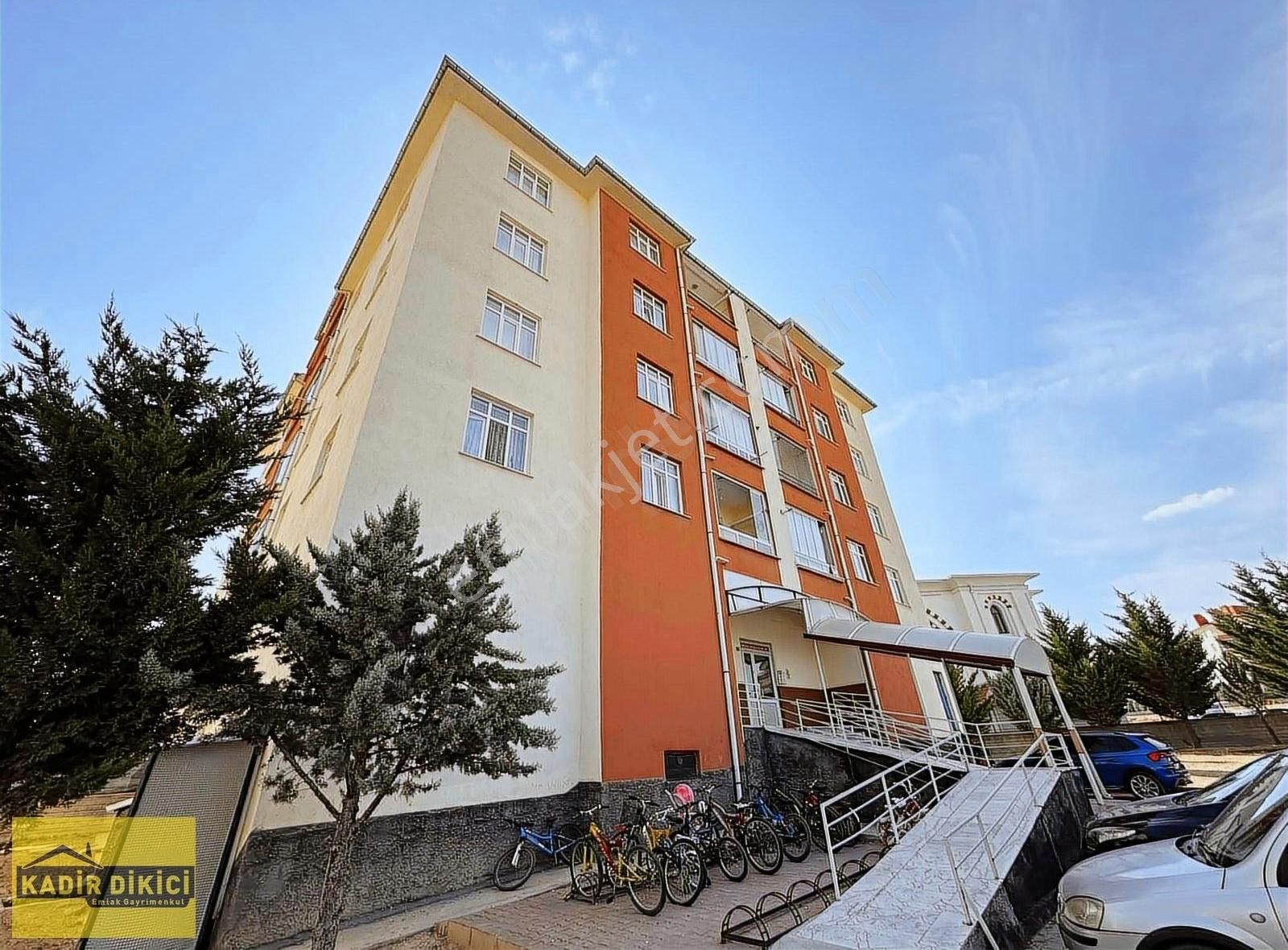 Selçuklu Yazır Satılık Daire KADİR DİKİCİ'DEN ELMALI HAMDİHOCA CADDESİNDE SATILIK 3+1 DAİRE