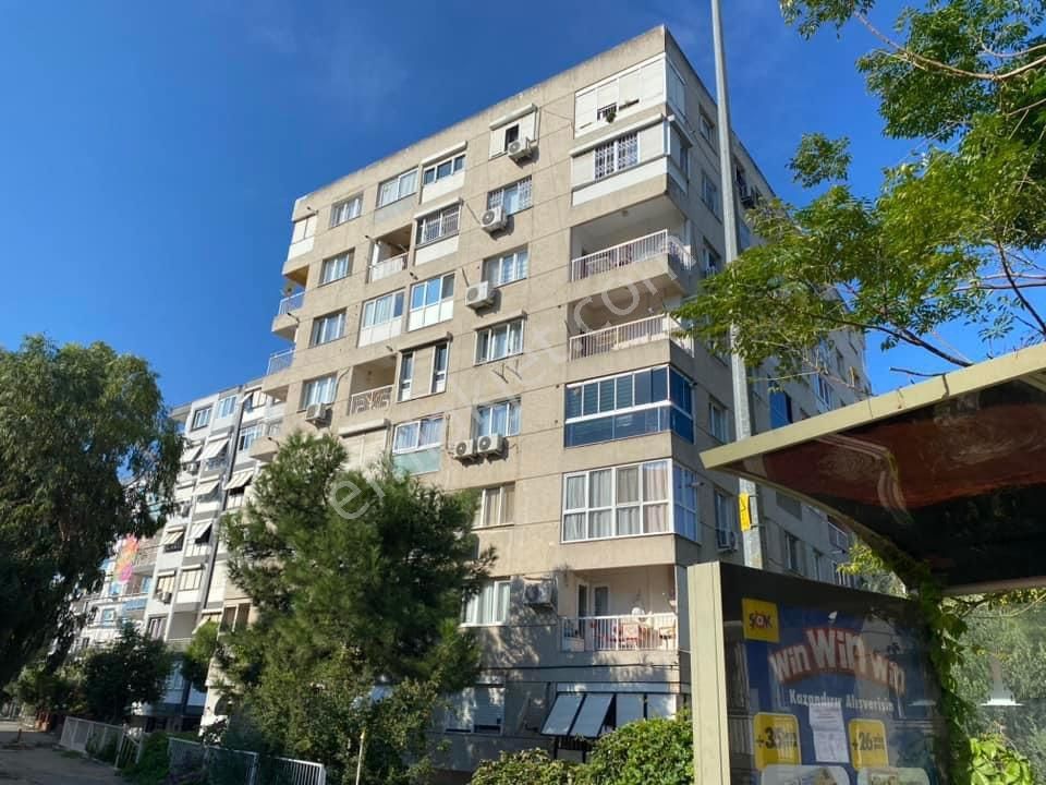 Bayraklı Manavkuyu Satılık Daire BORNOVA BAYRAKLI ORTASI HARİKA KONUM, CADDE ÜZERİ 100m2 3+1