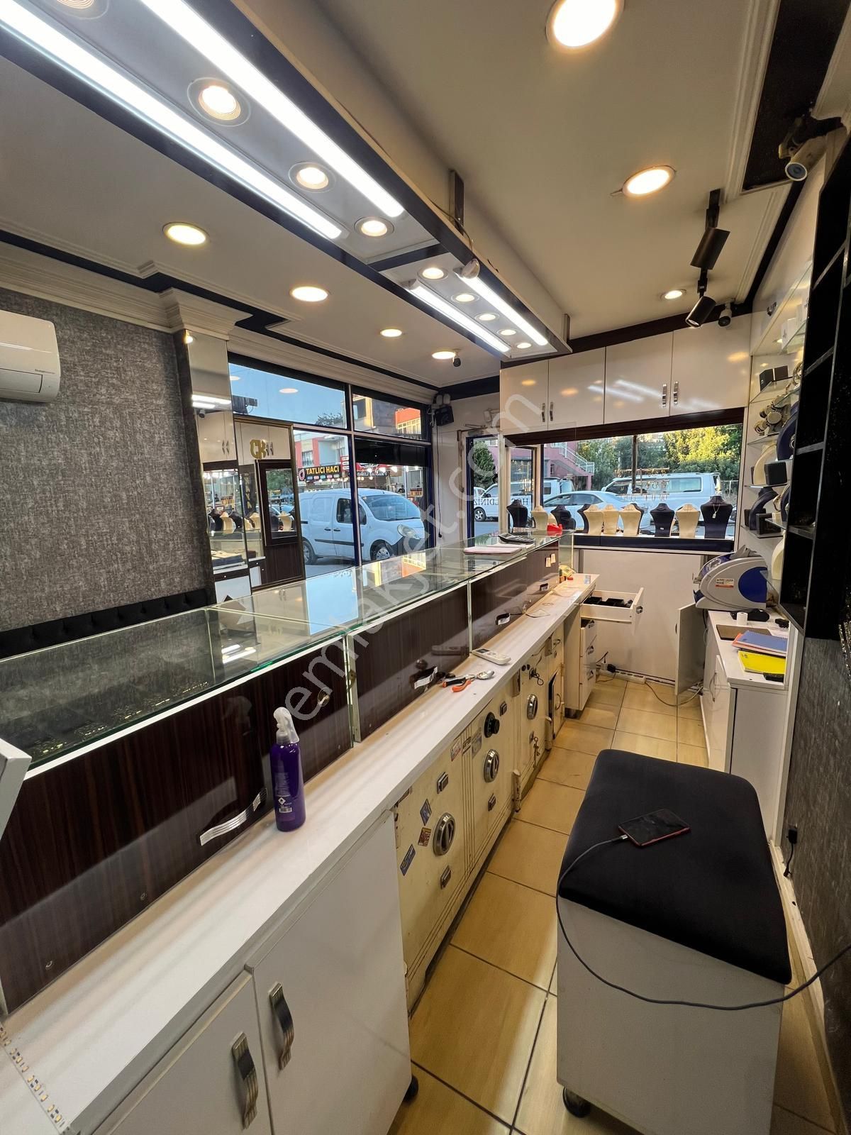 Narlıca Mahallesinde Bulvar Üzerinde Komple Satılık Müstakil Ev - Görsel 33