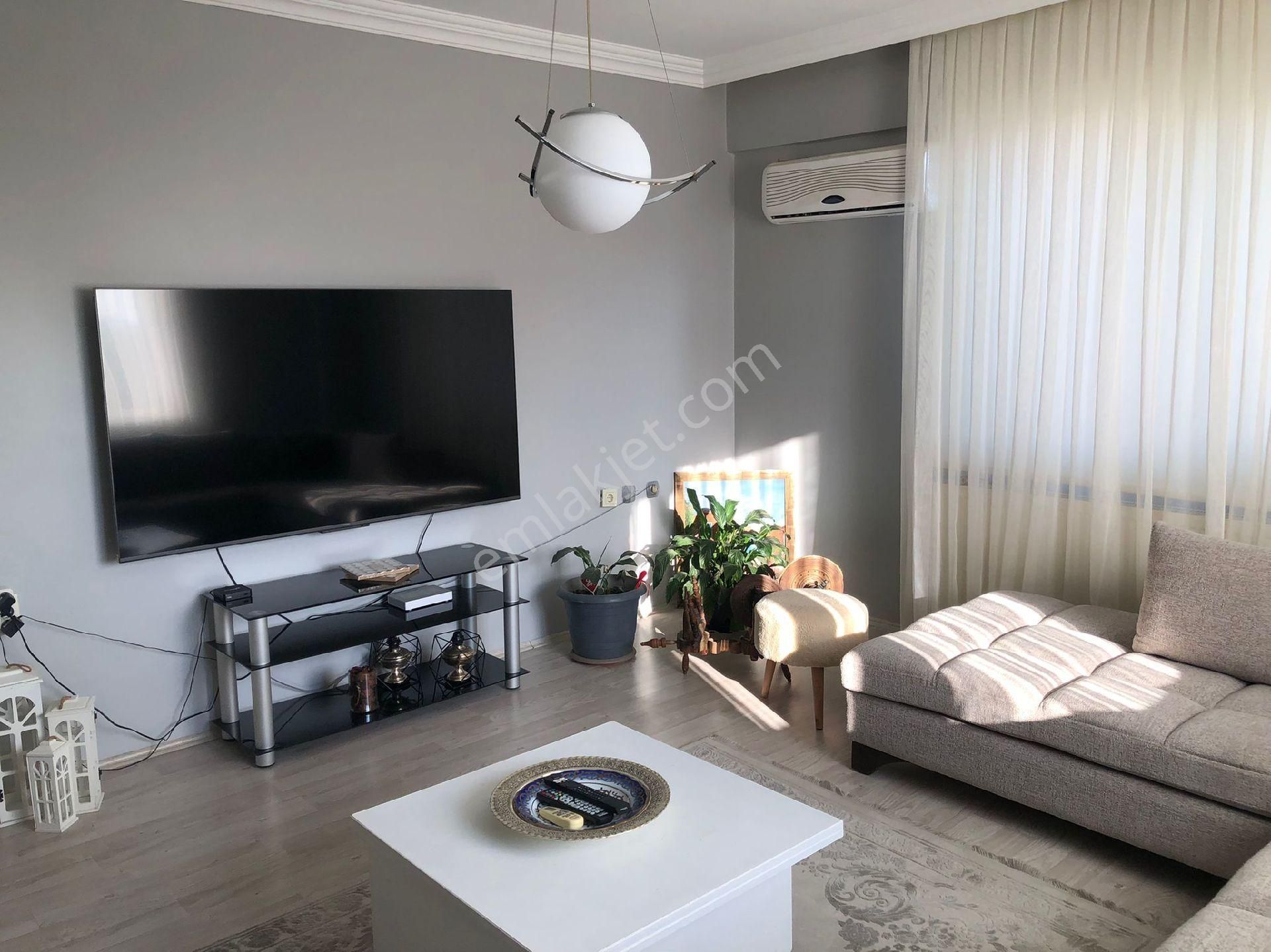 Gölcük Piyalepaşa Satılık Daire KOCAELİ GÖLCÜK ESKİ DEVLET HASTANESİ YAKININDA 3+1 SATILIK DAİRE