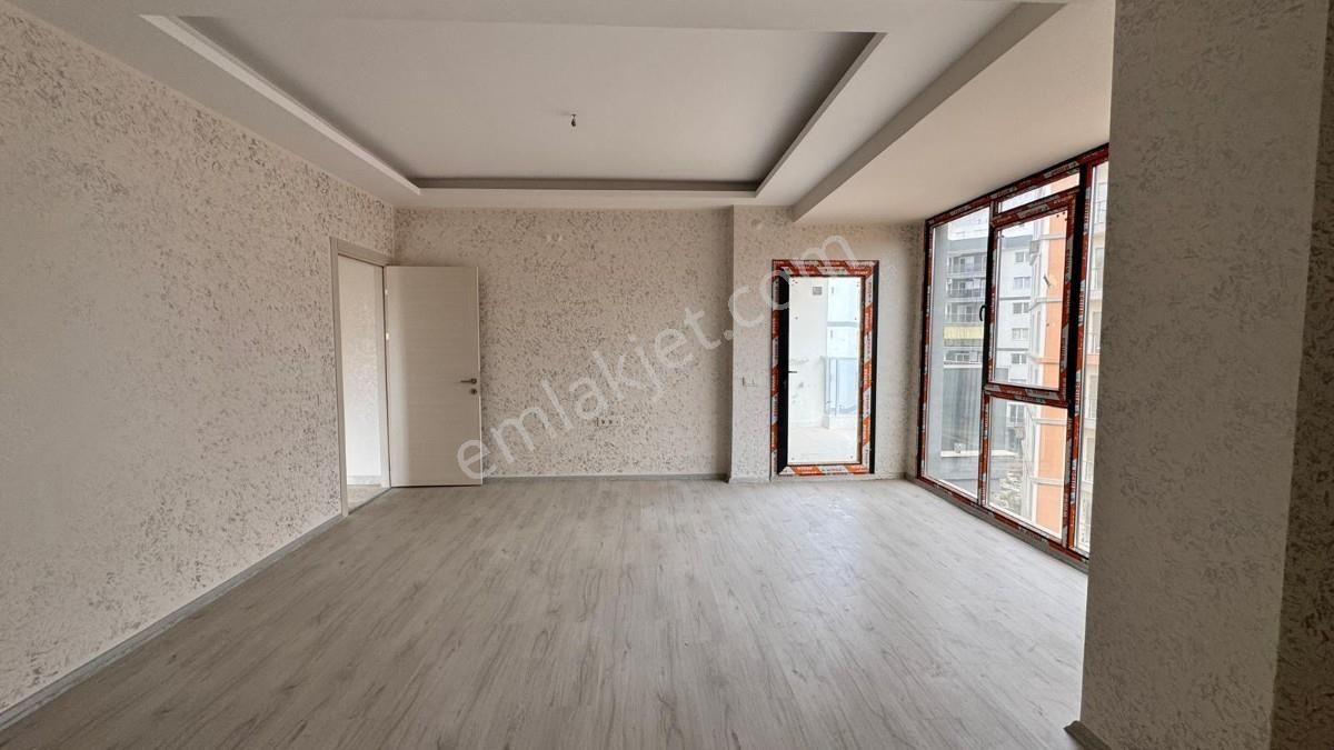 Menemen Esatpaşa Kiralık Daire Menemen Asarlıkta Önü Açık Geniş Ferah 3+1 Ebeveyn Banyolu