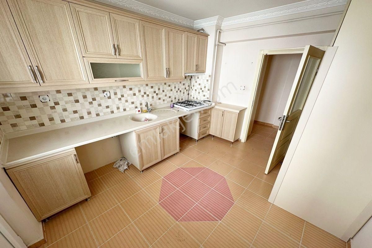 Keçiören Ufuktepe Satılık Daire  UFUKTEPE MAH.DE ASANSÖRLÜ BAĞIMSIZ KAT KONUMUNDA 3+1 SATILIK DAİRE