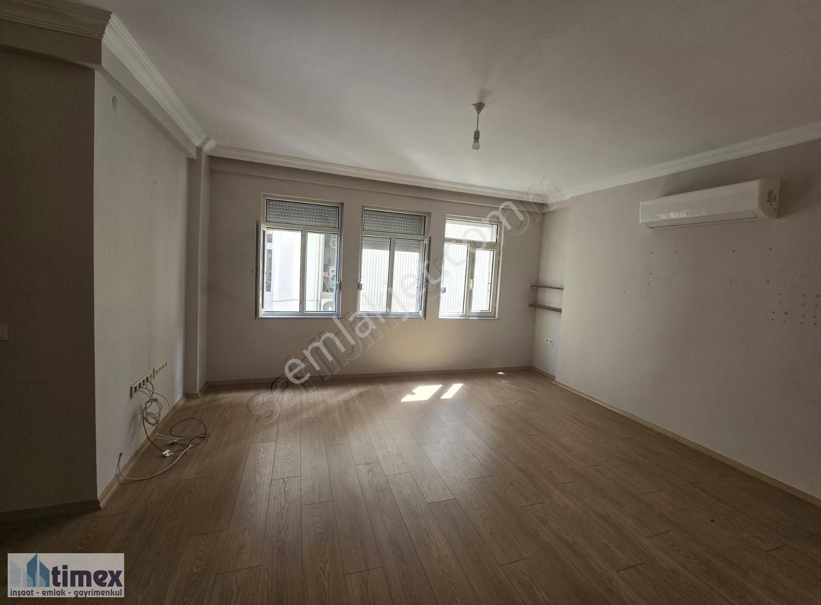 Finike Eski Satılık Daire FİNİKE MERKEZDE 4+1 SATILIK DUBLEX DAİRE