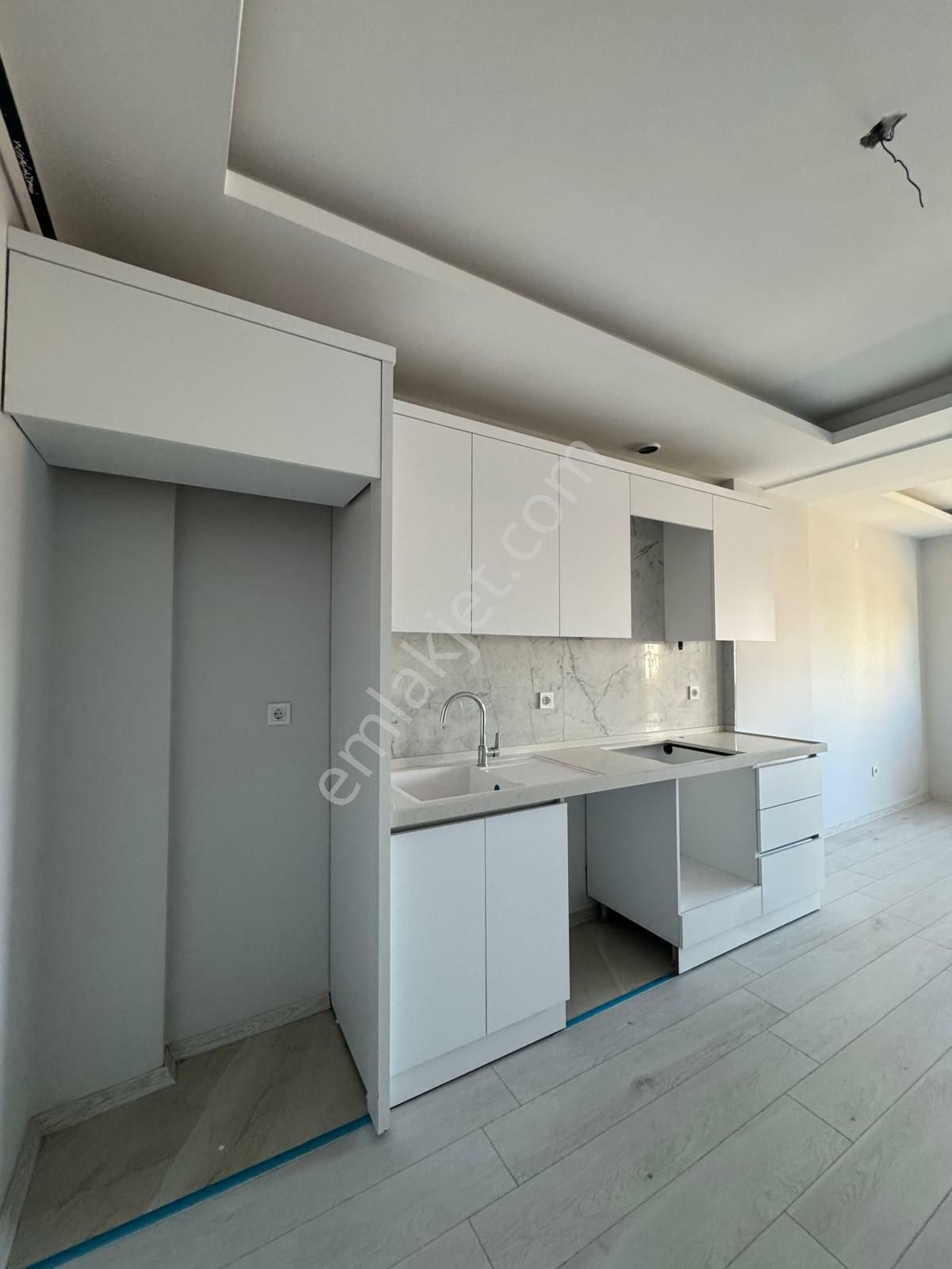 İzmir Karşıyaka İmbatlı Anadolu Cad Üzerinde 2+1 Sıfır Daire - Görsel 8